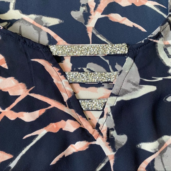 Juicy Couture Floral Print RS Trim Shark Bite Hem Blouse - Picture 7 of 13